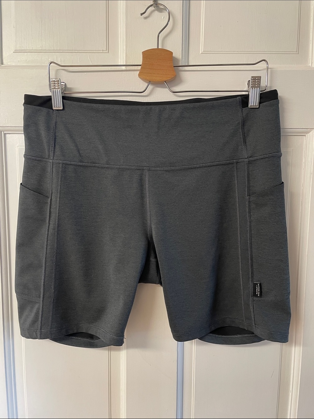 Allyson Felix for athleta Ultimate Stash ll black bike shorts women’s size XL